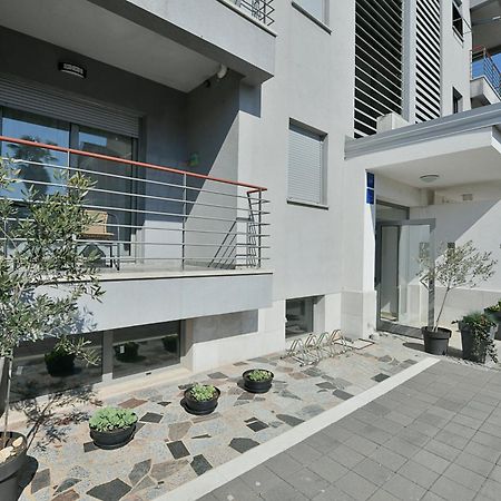 Apart Residence Rudan Ровин Екстериор снимка