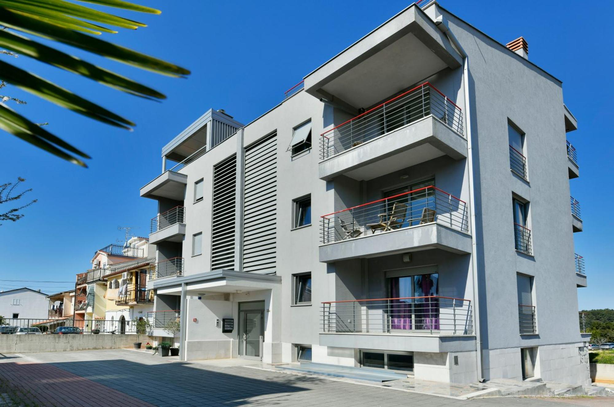 Apart Residence Rudan Ровин Екстериор снимка